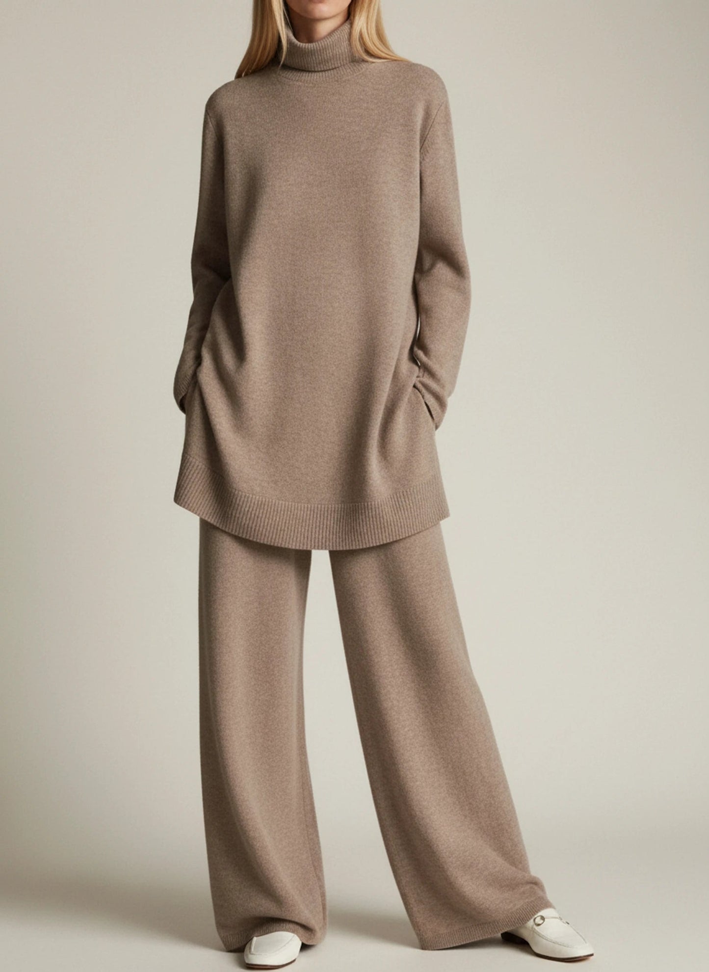 Chic Lounge | Women's Pant Set with Turtleneck Top | Effortless Style for Comfort
