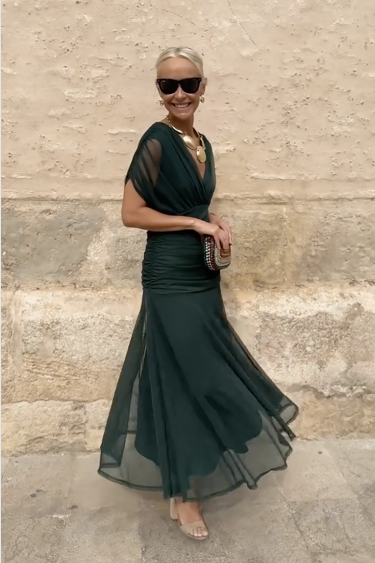 Diana | White Maxi Dress with Figure-Enhancing V-Neckline | Flattering Fit for Effortless Style