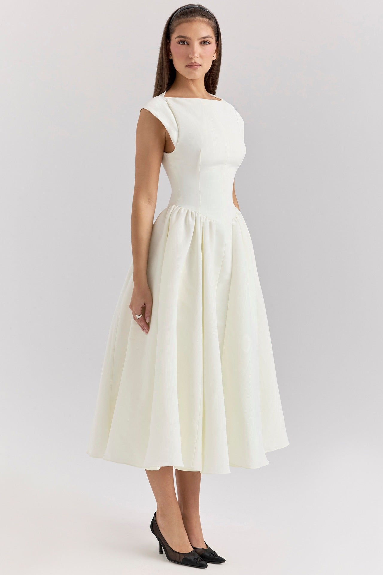 Elegant Collection | Women's Dress with Boat Neckline & Pleated Skirt | Timeless Style for Formal Events