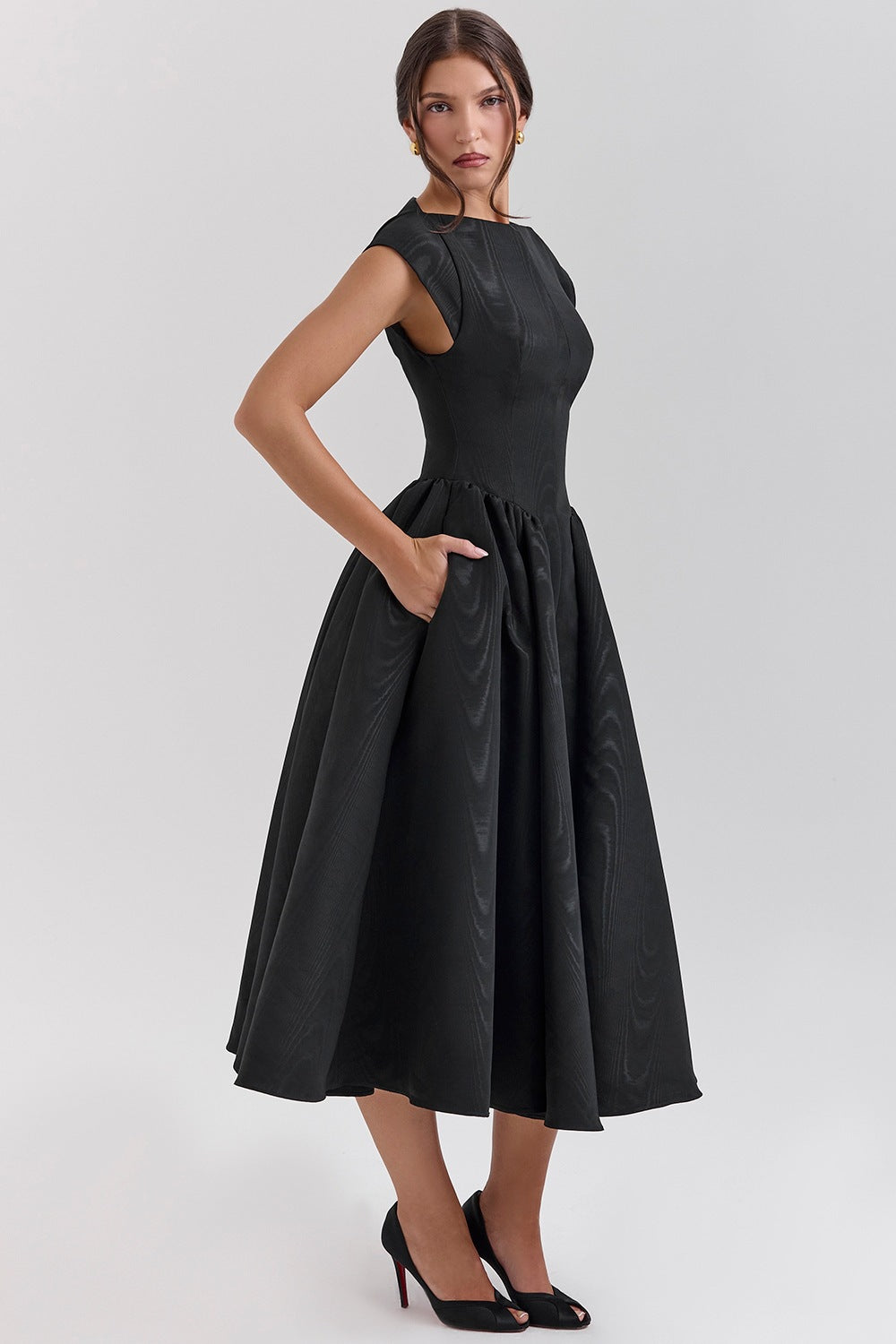 Elegant Collection | Women's Dress with Boat Neckline & Pleated Skirt | Timeless Style for Formal Events