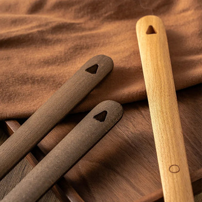 Elegant Home | Long Handled Shoehorn with Magnetic Wall Mount | Effortless Shoe Dressing Aid