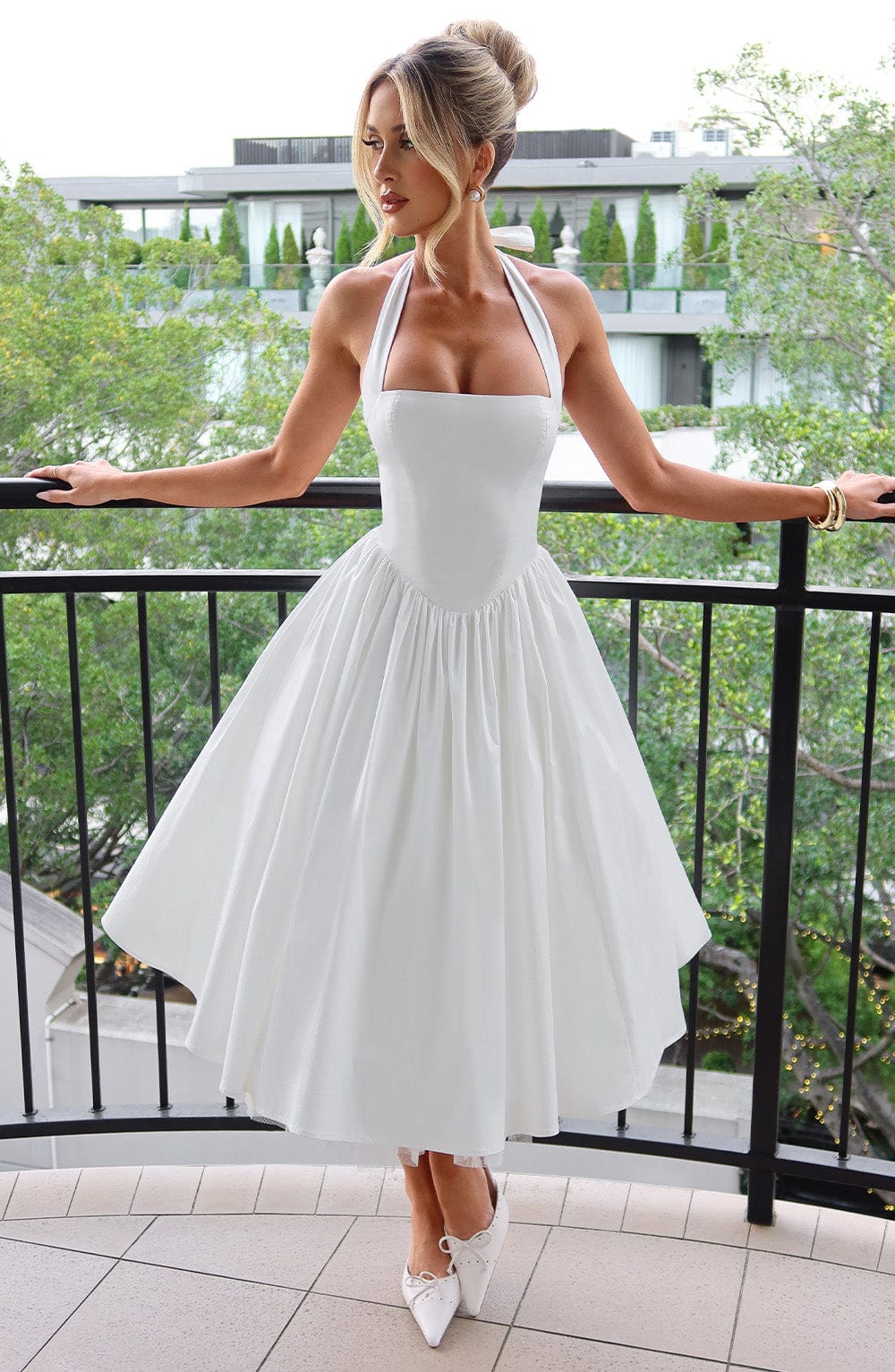 Elegant | Women's Cocktail Dress with Halter Neck Design | Flattering Midi Length for Wedding Guests