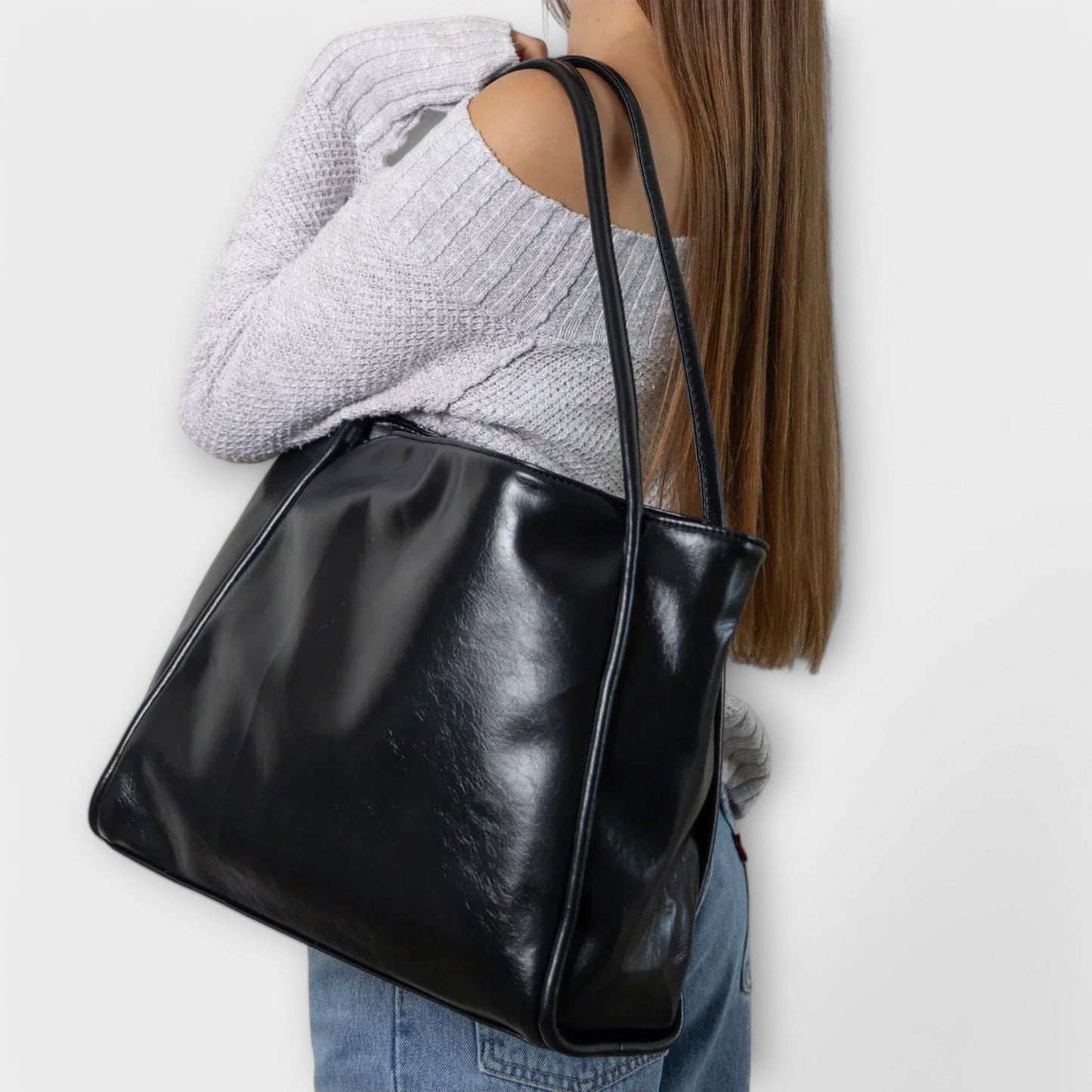 Everyday Elegance | Women's Handbag with Structured Design | Versatile Purses for Summer Outings