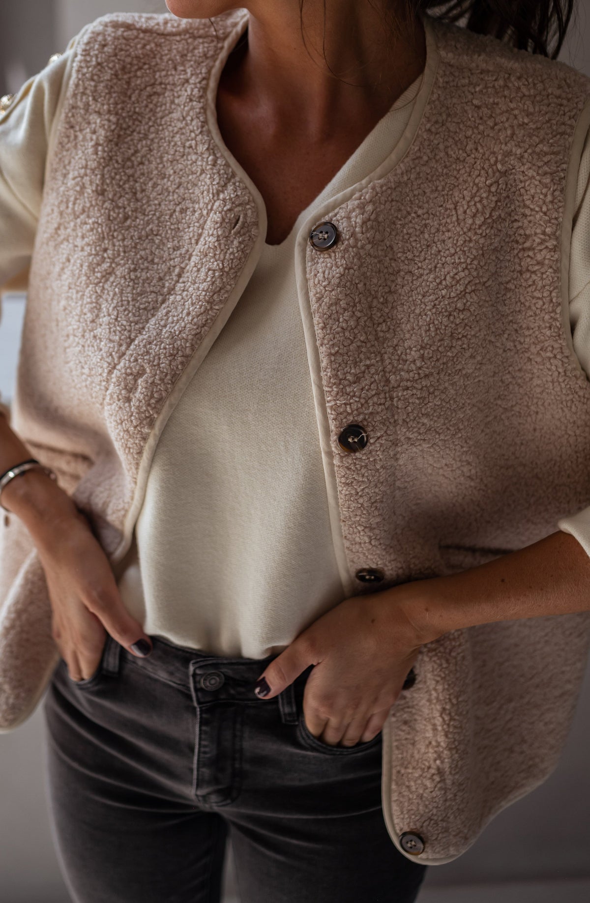 Women's Soft Fabric Vest — Relaxed Sleeveless Layering Gilet 3